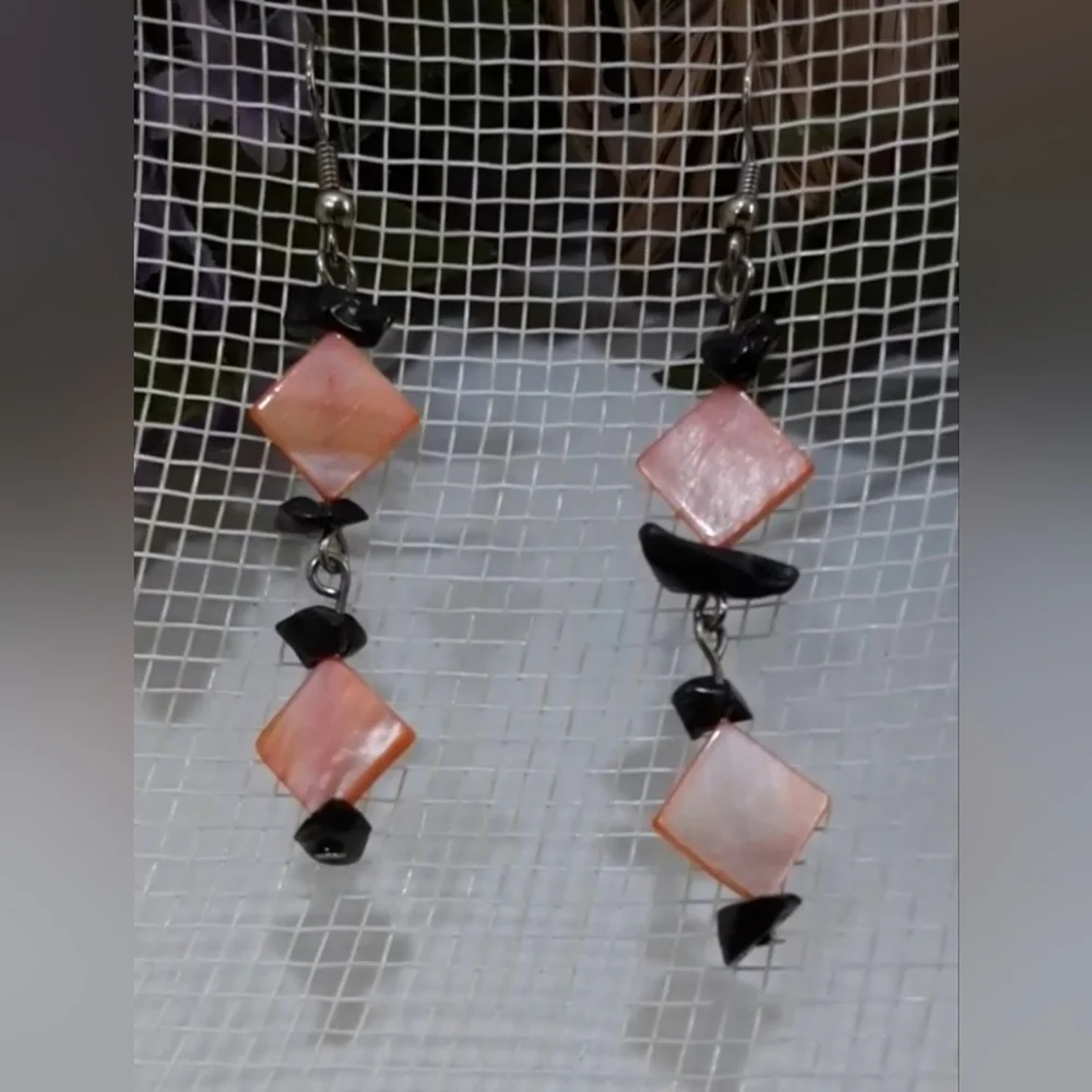 Vintage Handcrafted Peach Orange Shell Black Stone Long Dangle Earrings Boho - Picture 5 of 6
